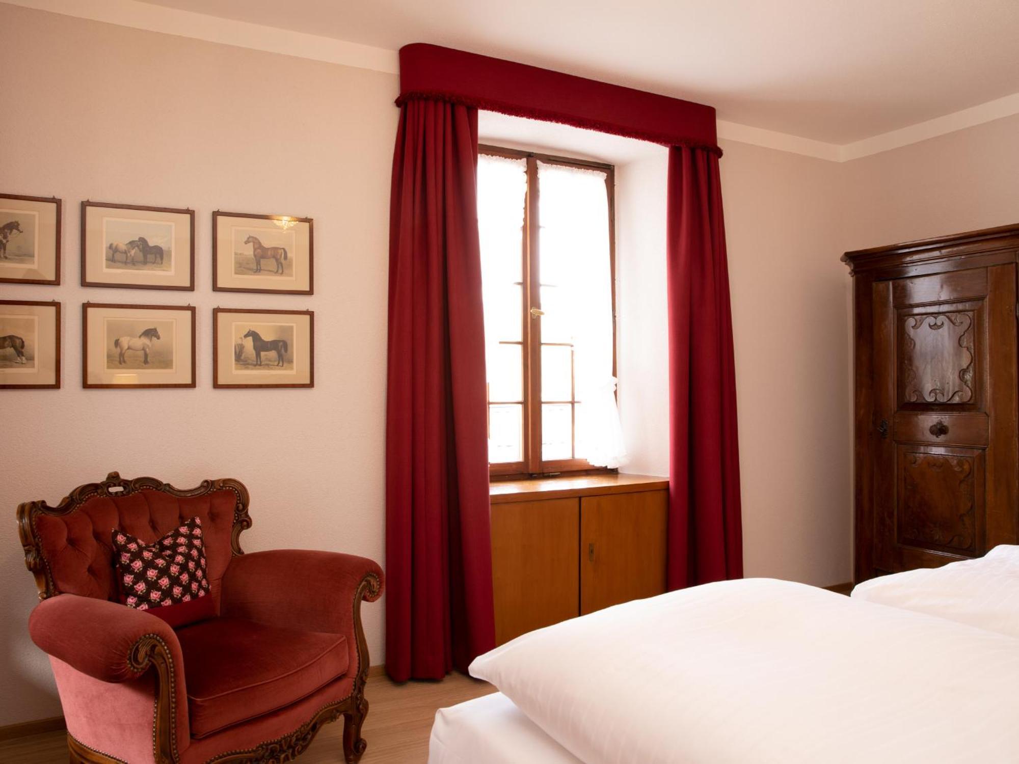 Hotel Gasthaus Adler グロッタータール エクステリア 写真