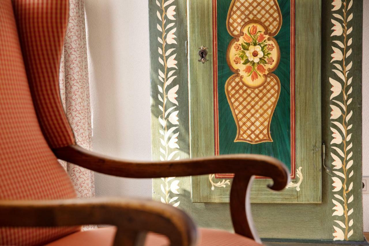 Hotel Gasthaus Adler グロッタータール エクステリア 写真