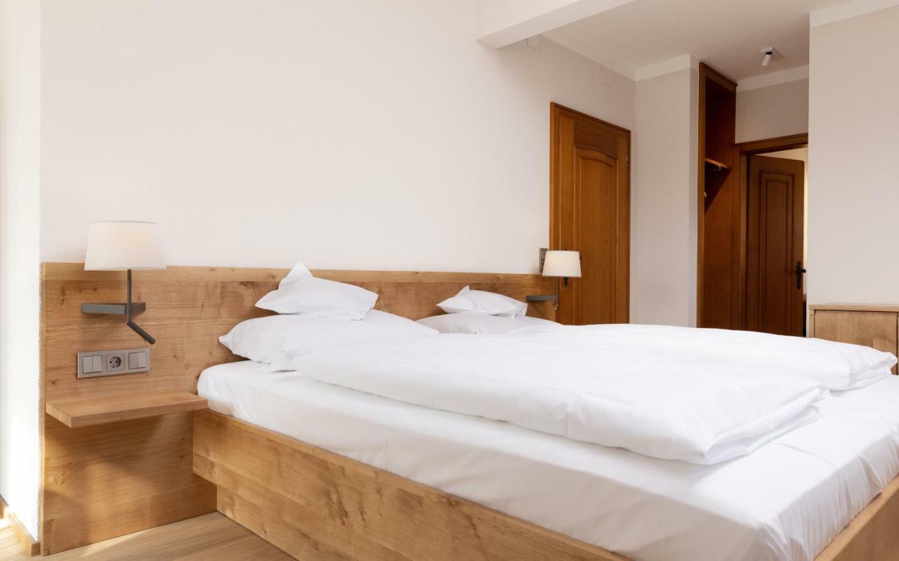 Hotel Gasthaus Adler グロッタータール エクステリア 写真