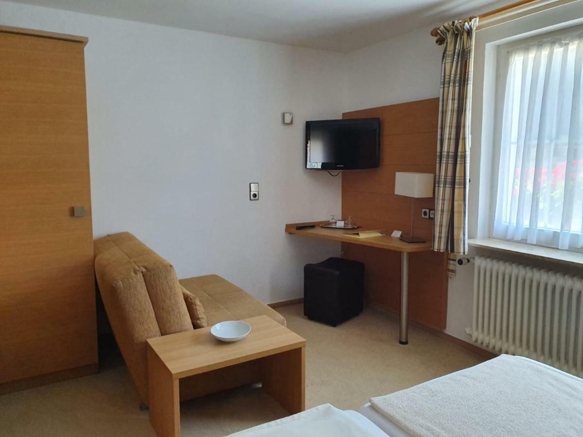 Hotel Gasthaus Adler グロッタータール エクステリア 写真